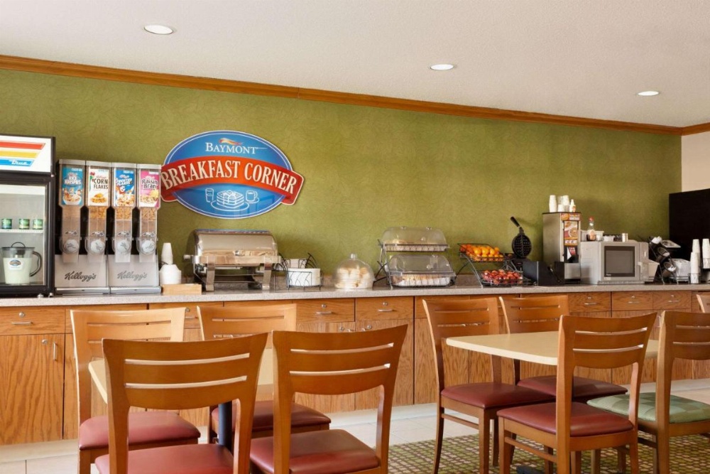 Baymont by Wyndham Salina Image 11